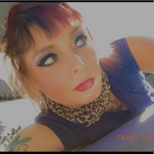 Meet your Posher, Cynthia